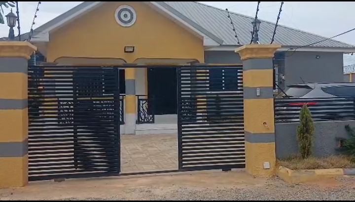 4 Bedroom house FOR SALE ( Tema C25)